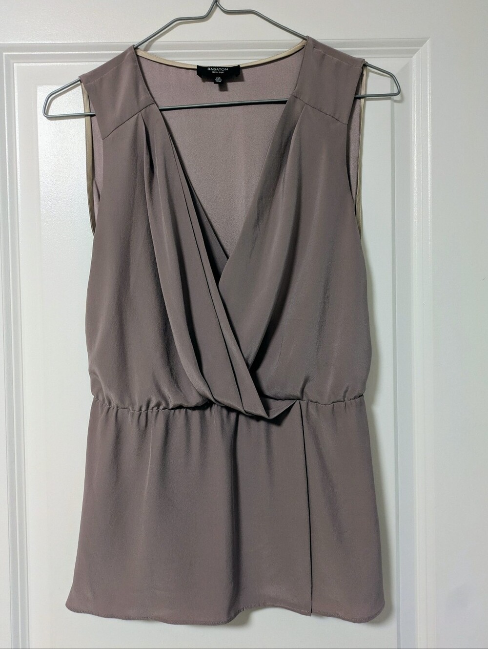 Aritzia Babaton 100% Silk Sleeveless Blouse Size XXS
